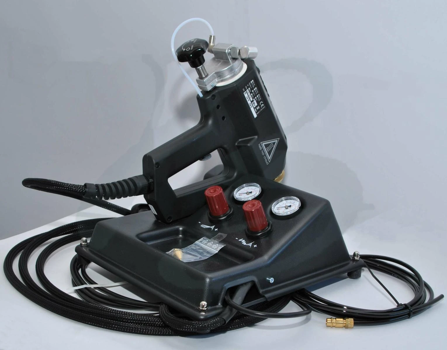 THERMOPLASTIC SPRAY GLUE GUN WITH LCD DISPLAY