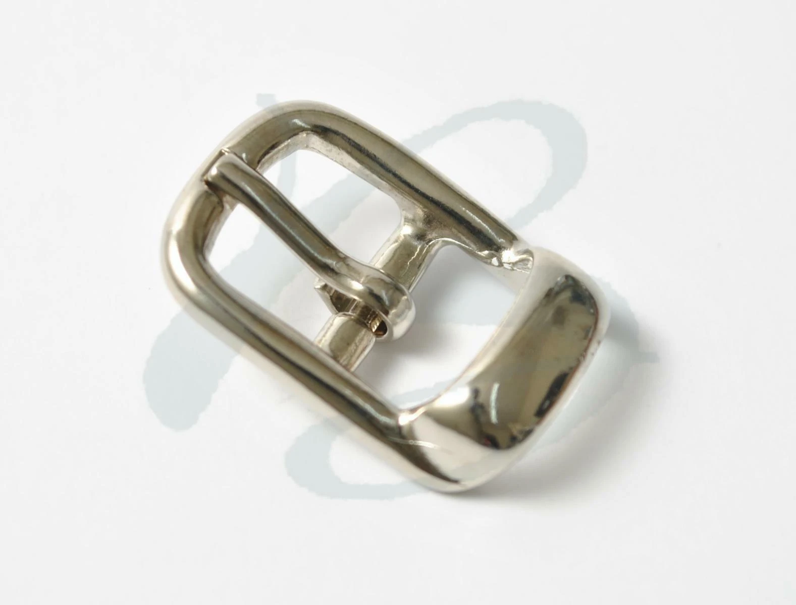 ZAMAK CENTER BAR BUCKLE --mm VARIOUS COLOURS 