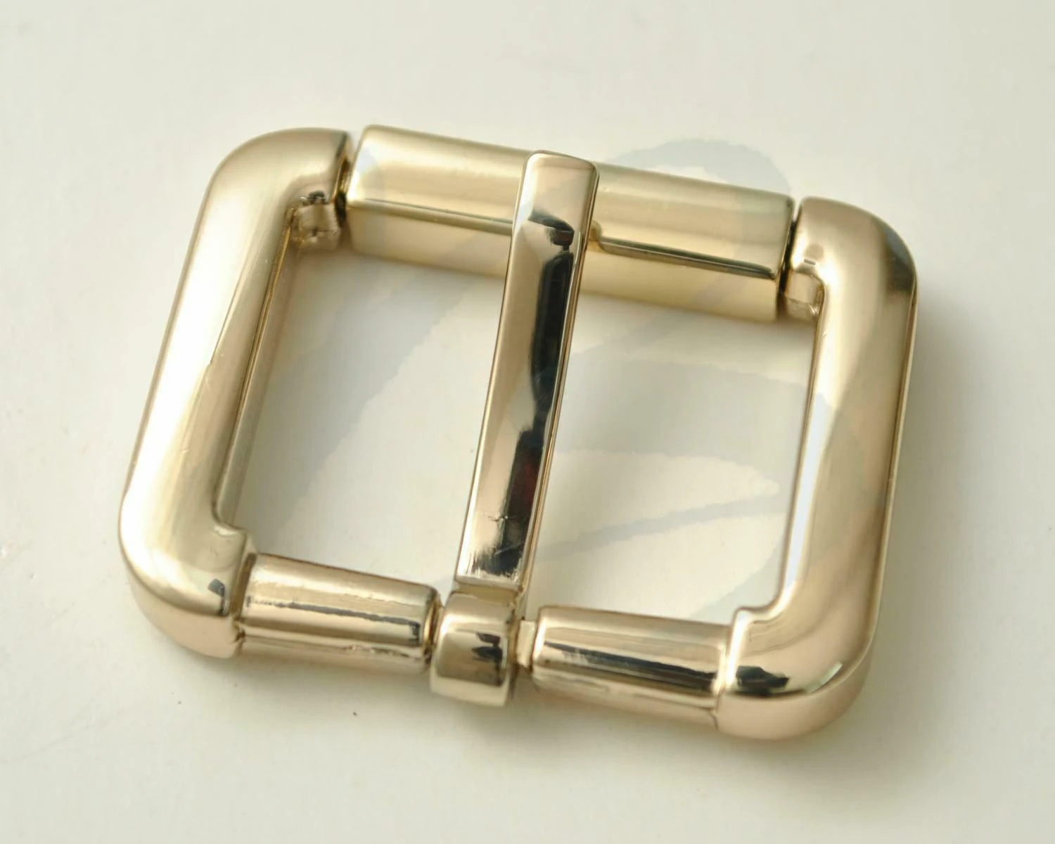 ZAMAK BUCKLE --mm VARIOUS COLOURS 