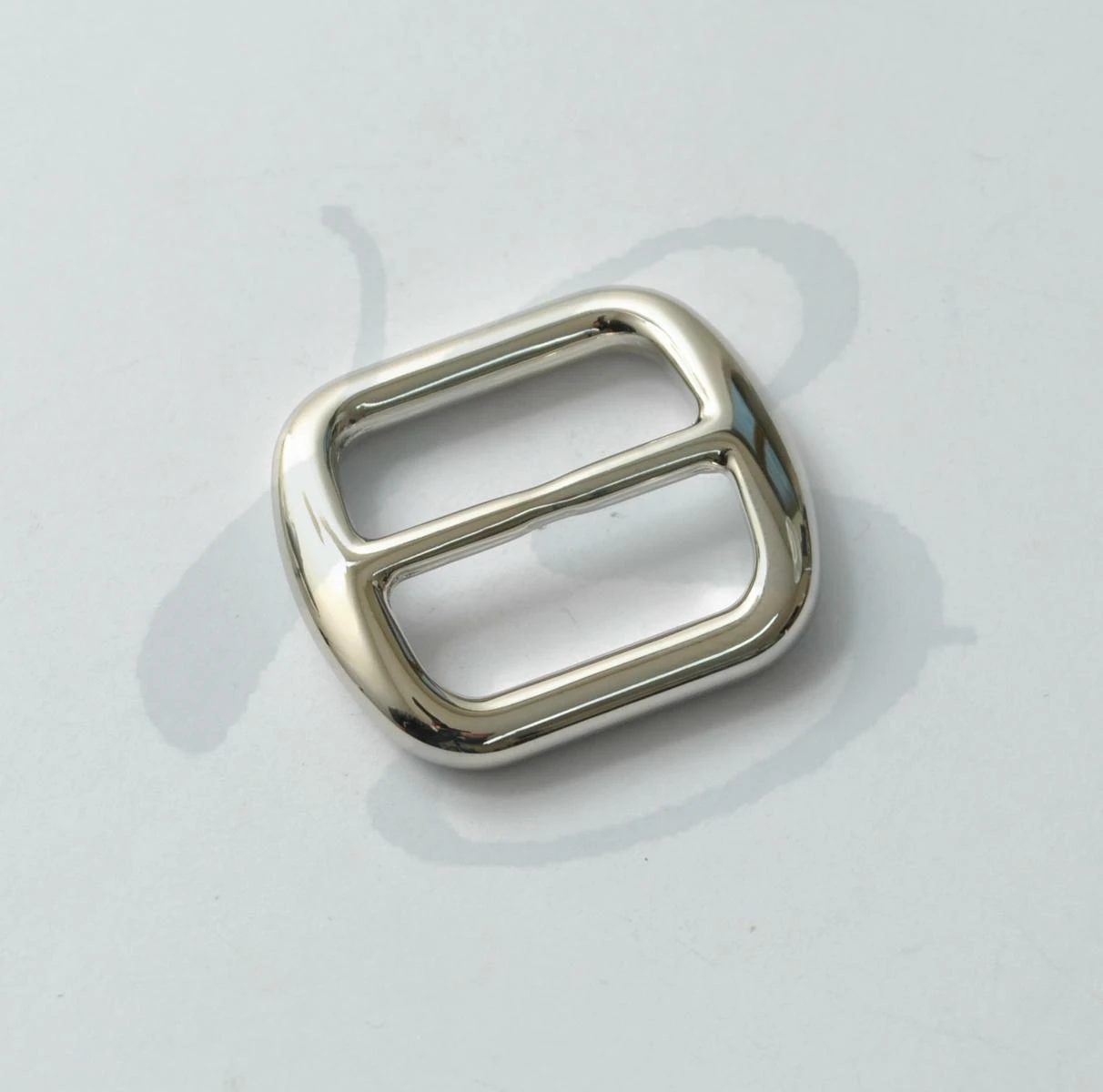 ZAMAK SLIDING BUCKLE 25X22mm VARIOUS COLOURS 