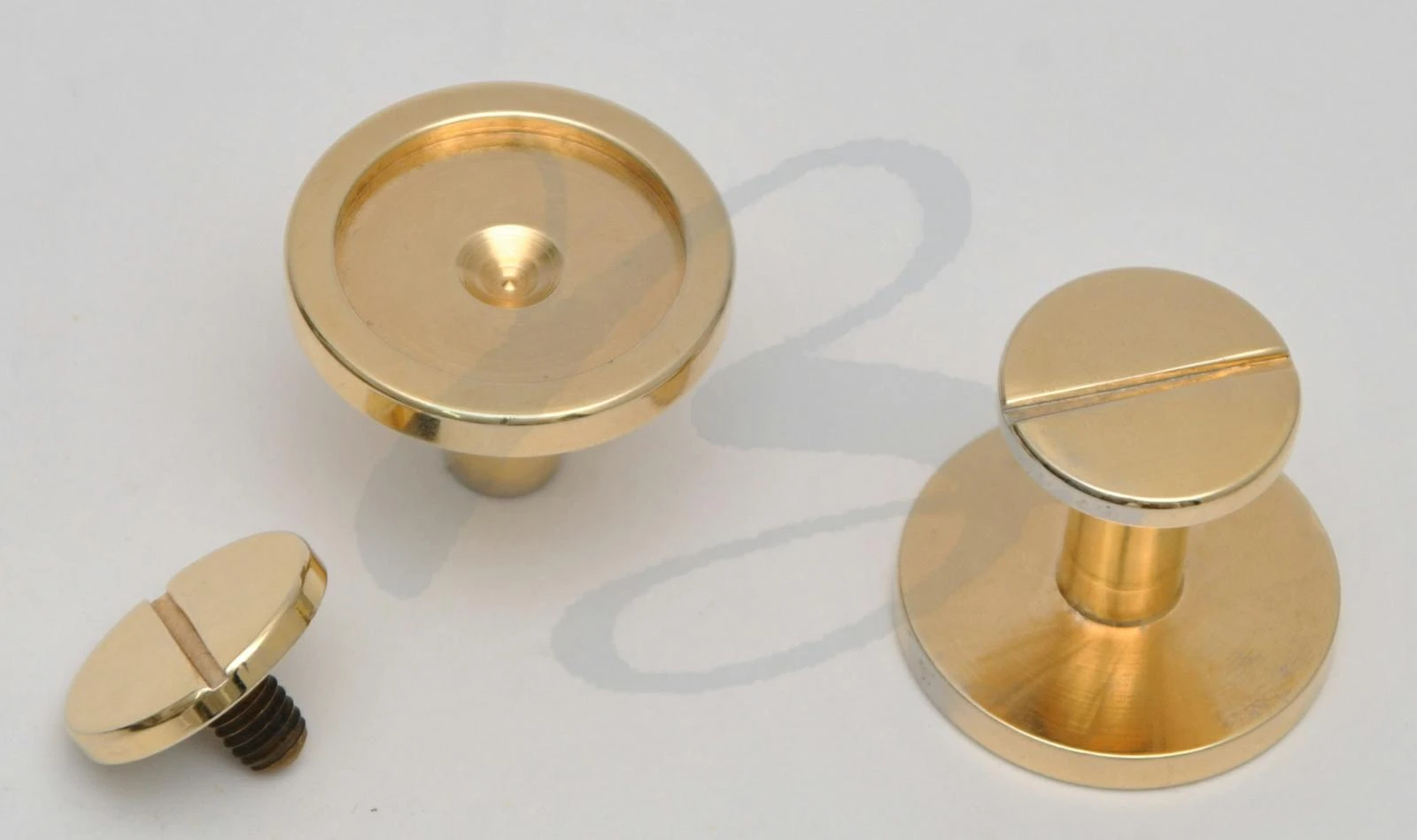 BRASS THREADED STUD MM 22X20 IN VARIOUS COLOURS 