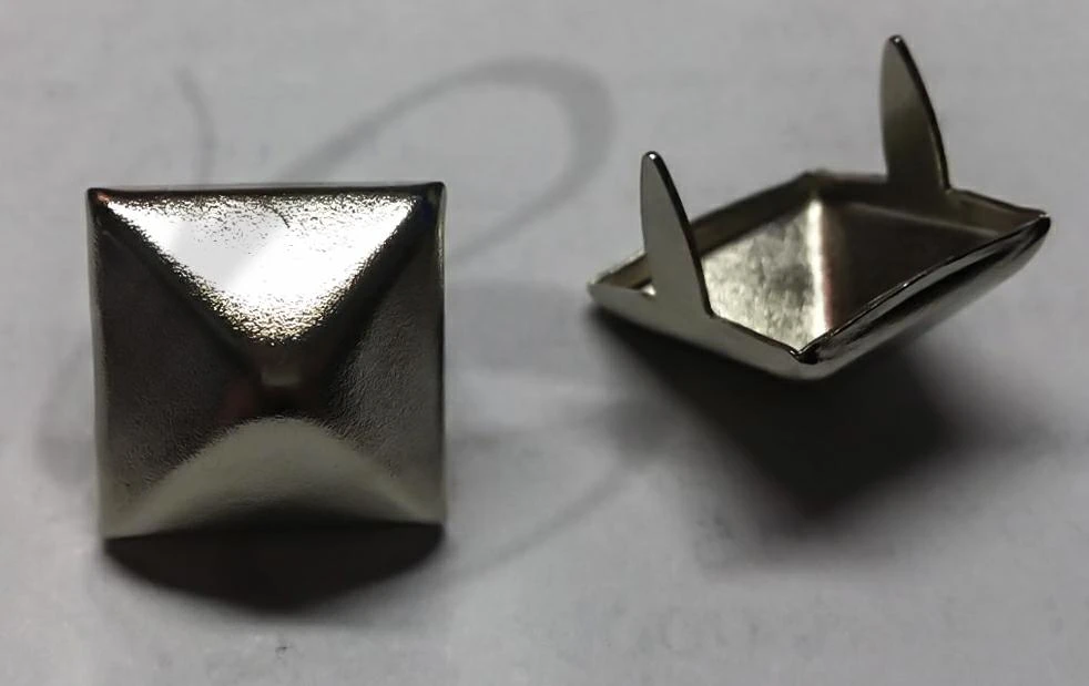 IRON PYRAMID STUD 16x16 mm AVAILABLE IN VARIOUS COLOURS 