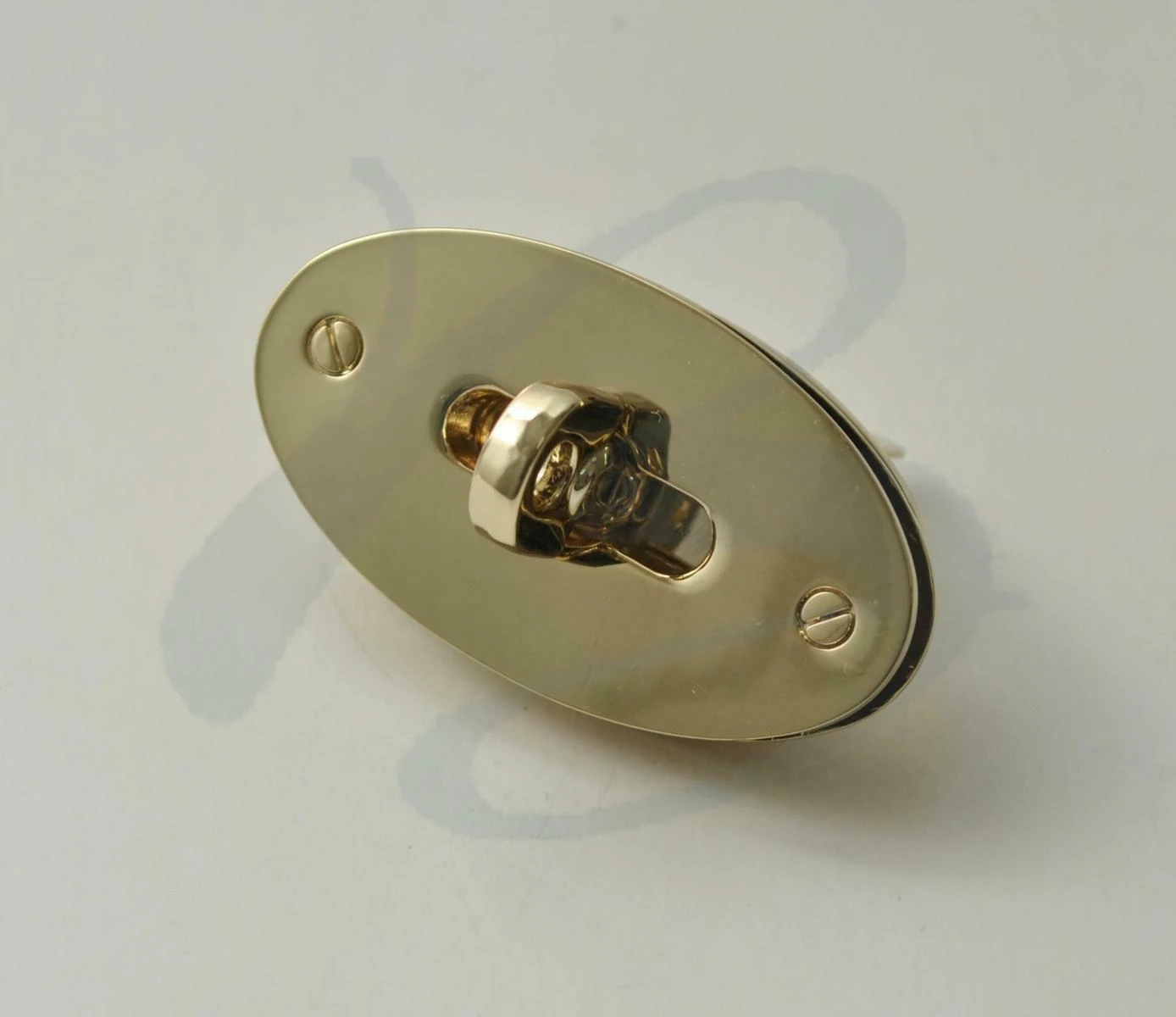  ZAMAK  OVAL TURN LOCK 44 mm VARIOUS COLOURS 