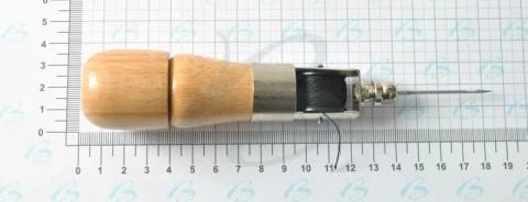 SEWING TOOL WITH WOODEN HANDLE 