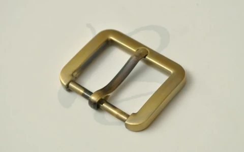 ZAMAK BUCKLE --mm VARIOUS COLOURS 