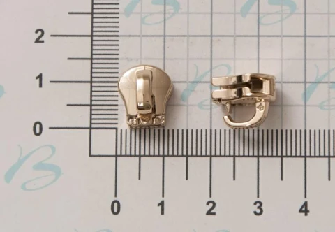 ZAMAK ZIPPER SLIDER FOR -- METAL ZIPPER --