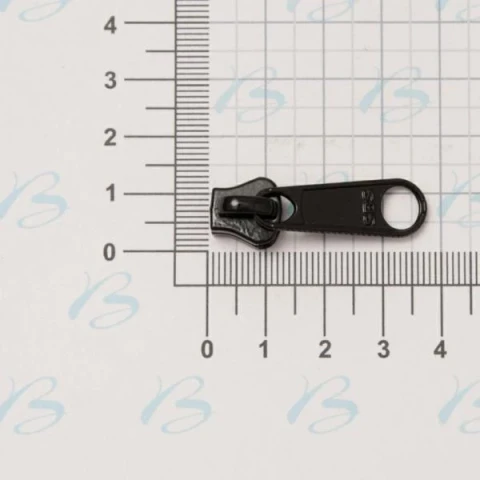 ZAMAK ZIP PULLER WITH FREE CURSOR FOR T05 DIE-CAST CHAIN